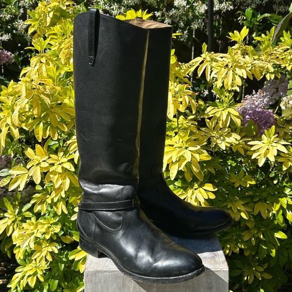 Frye Shoes - Frye Lindsay Plate Boot in Black Leather